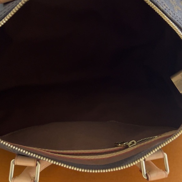 Barely worn LV Speedy 35 MM Monogram - Picture 2 of 8